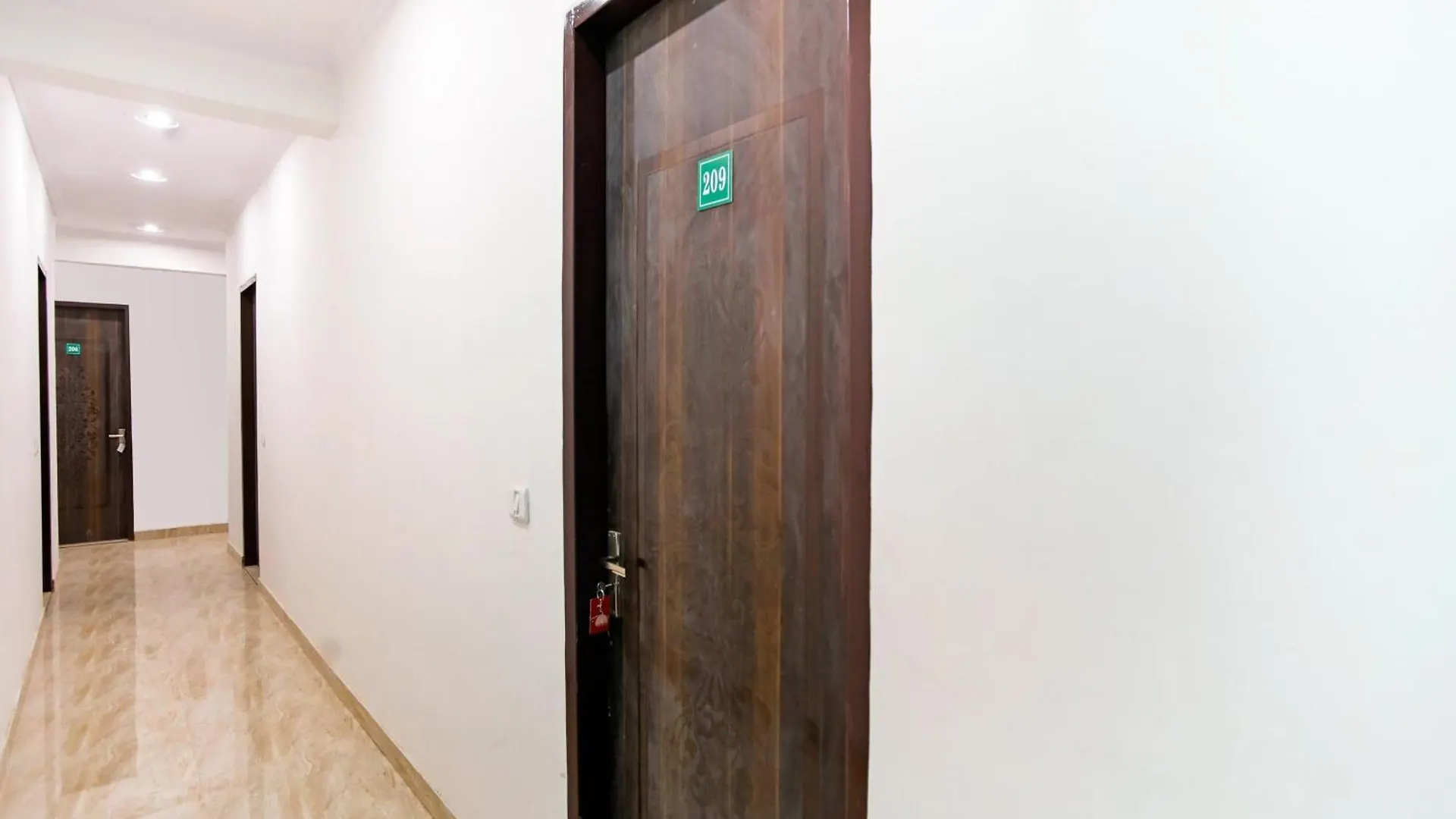 Hotel O Welcome Residency Gurgaon 4*,